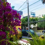 Residencial Miraflores B&B