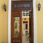 Residencial Miraflores B&B